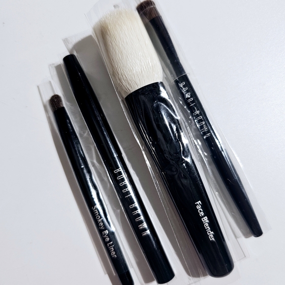 Bobbi Brown Caviar and Oyster Collection Mini Brush Set New - Picture 2 of 6